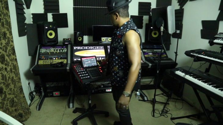 Akai Mpcx  Laying  Soul  R&B Vocals &  Beat Making