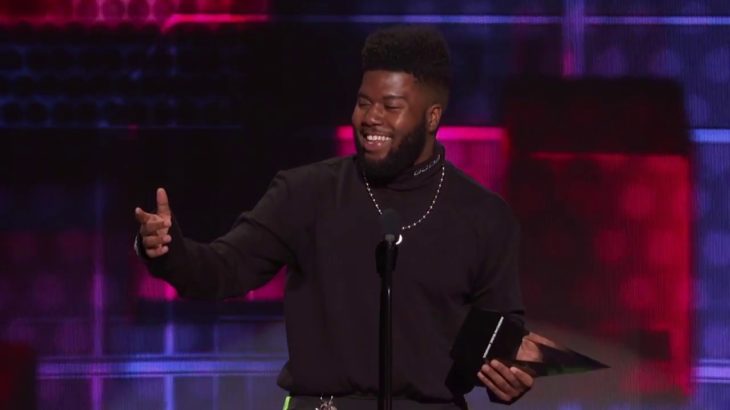 Khalid Wins Favorite Male Artist for Soul/R&B – AMAs 2018