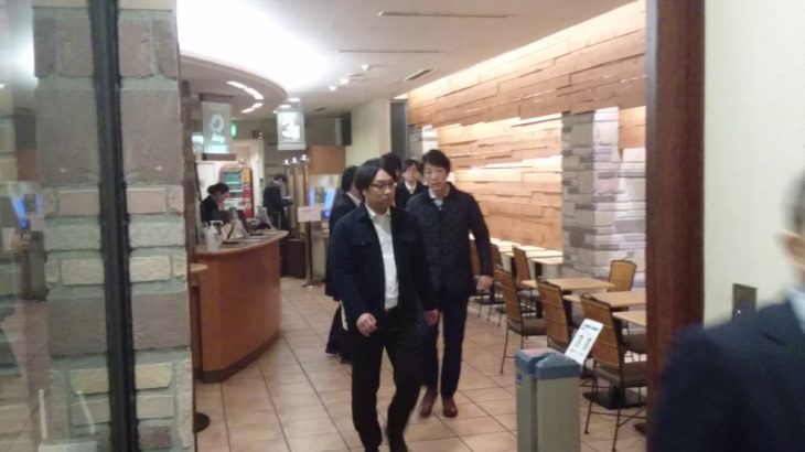 浅草橋のホテルR&Bから出発する団体 気分とモチベーションは川口浩 堀勇司君張り切っています