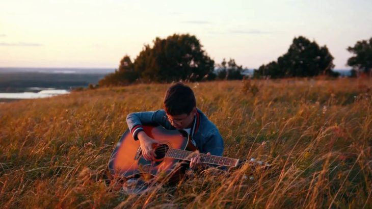 1.9.1 28)    Guitare  acoustique.  R&B & Soul | Funky.  Come and Get It!   Dan Lebowitz