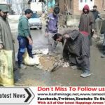 Kulgam Residents Stage  Protest Against R&B  Department  For Bad Condition Of Roads