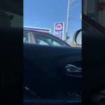 Old dude bumpin R&B😂