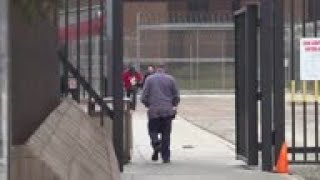 US R&B singer R Kelly released from jail
