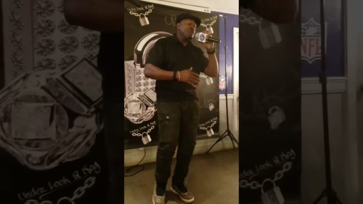 E-CHRIS “The R&B Hustler”  Performing his new single – LET ME SHOW YA (YOU)