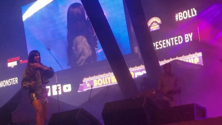 Nikhita Gandhi Concert in Toronto with R&B UNITED BAND(7)