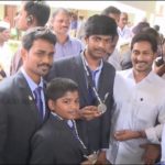 సీఎం జగన్ పులివెందుల పర్యటన | CM Jagan Meets locals at R&B guest house in Pulivendula Consistuency