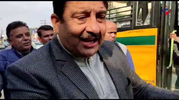 Large Scale Bunglings by PWD R&B IN BLACK TOPPING THE JAMMU CITY ROADS