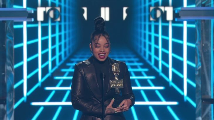Ella Mai Wins Top R&B Artist – BBMAs 2019