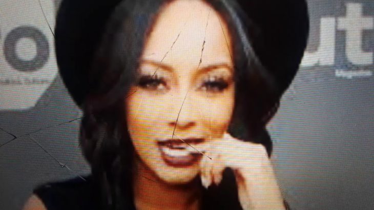 KERI H8LSON-R&B SINGER-SACRIFICED FATHER
